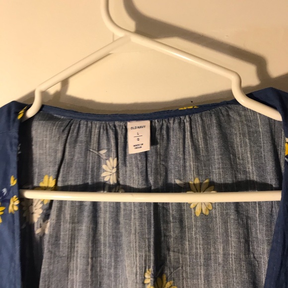 Blue flowered tie-across blouse - Picture 2 of 3